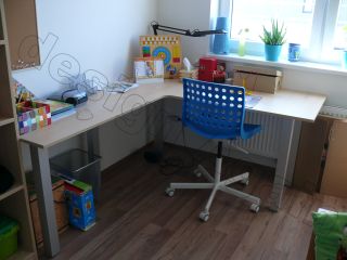 dětský pracovní stůl na míru